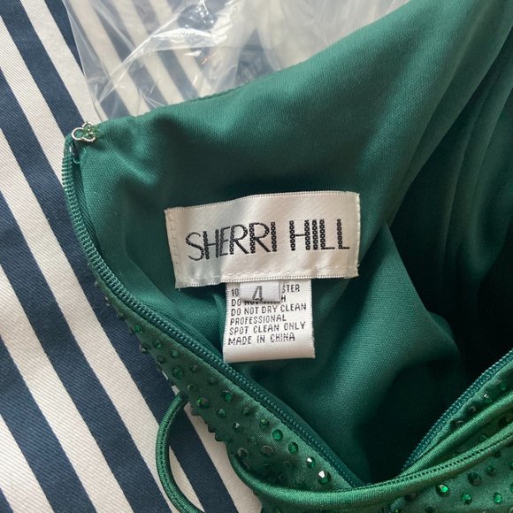 Sherri Hill Emerald Green Prom Dress - Picture 3 of 5